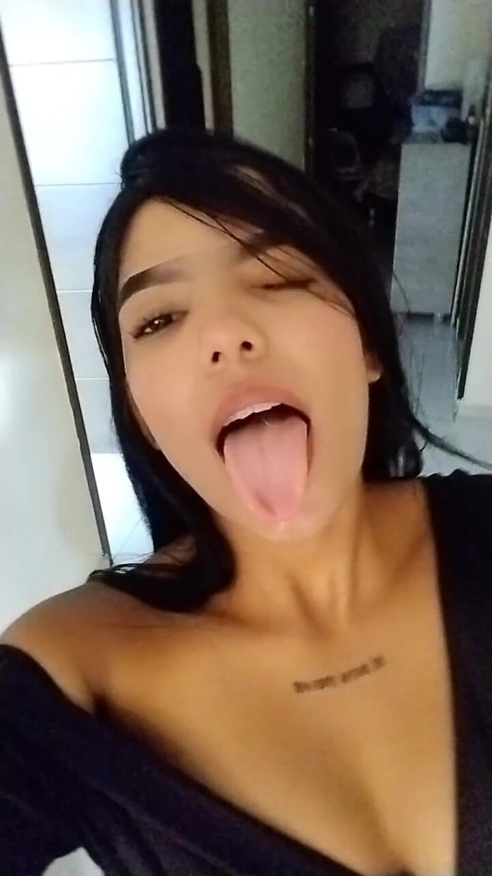 Angela Xoo: Latina Sex Naked Natural Boobs and Masturbation