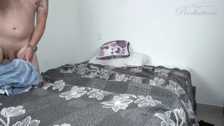 Army Productions: 隣人と夫を騙す