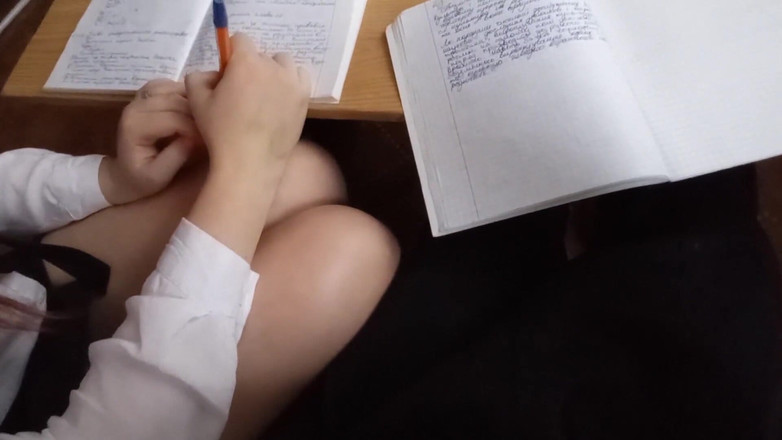 SweetAndFlow: 授業中に先生の近くで吸い込まれる(セリフあり)