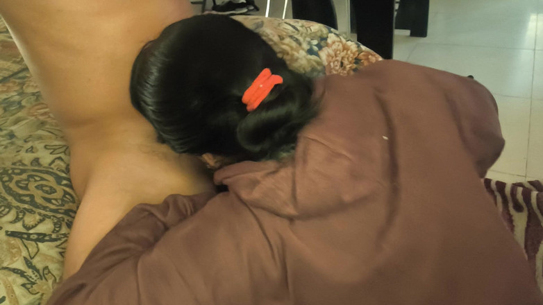 Moo DBOXXX: Moje nevlastní matka miluje sát mého ptáka