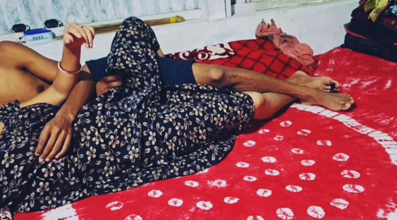 Teensex: بهابي هندية جميلة كسها الضيق يحصل على كريم باي كامل
