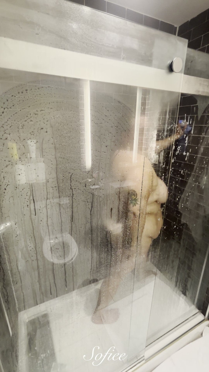 SofieeSoles: Watch Me Shower