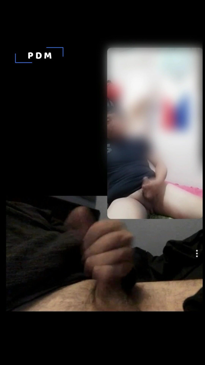 pinoy malibog: 02 मेरे दोस्त के साथ लंड हिलाना वीडियो चैट