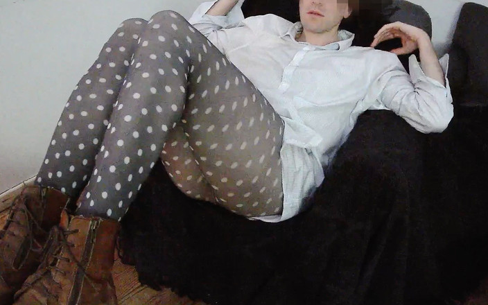 Seoul Sat: Blonďatá Whiteboy saje BBC dildo v tvrdých legínách