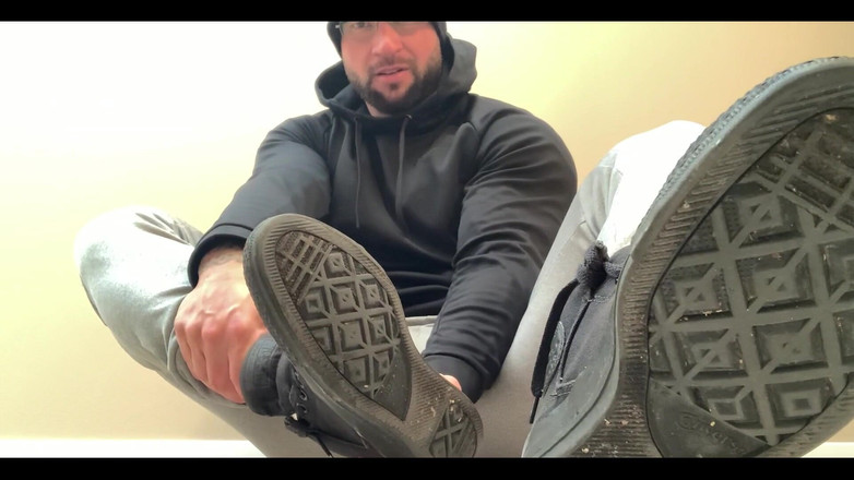 Jasons feet: Sneakers luktar som efter gymmet