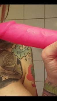 Kokhalzen op dildo