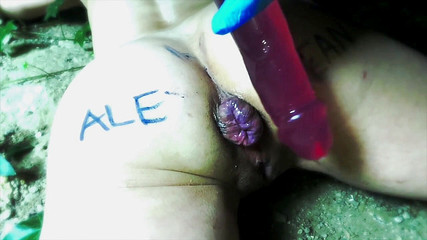 Triple AAA: 屋外アナル売春婦汚いお尻英国熟女 - フルムービー