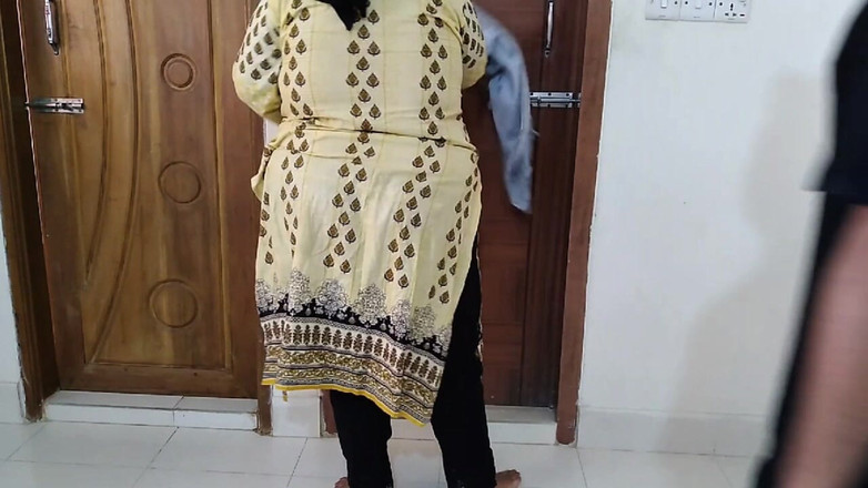 Aria Mia: क्या स्कैंडल उसके सौतेले बेटे ने बड़ी गांड वाली दीपाली आंटी के साथ सेट किया