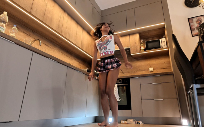 Leon Lambert Girls Twerk Parties CFNM: Cute and Beautiful Ebony College Girl in Pantyhose Flashes in...