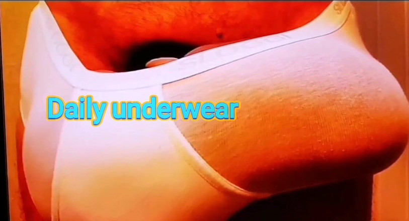 Monster_Meat_: Show quotidien de sous-vêtements
