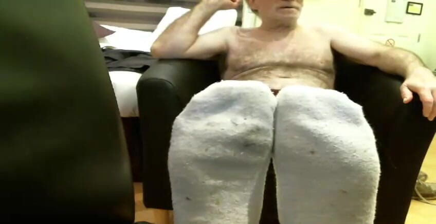 Coach Karl dude lodge: Allenatore Karl Calze e piedi nudi