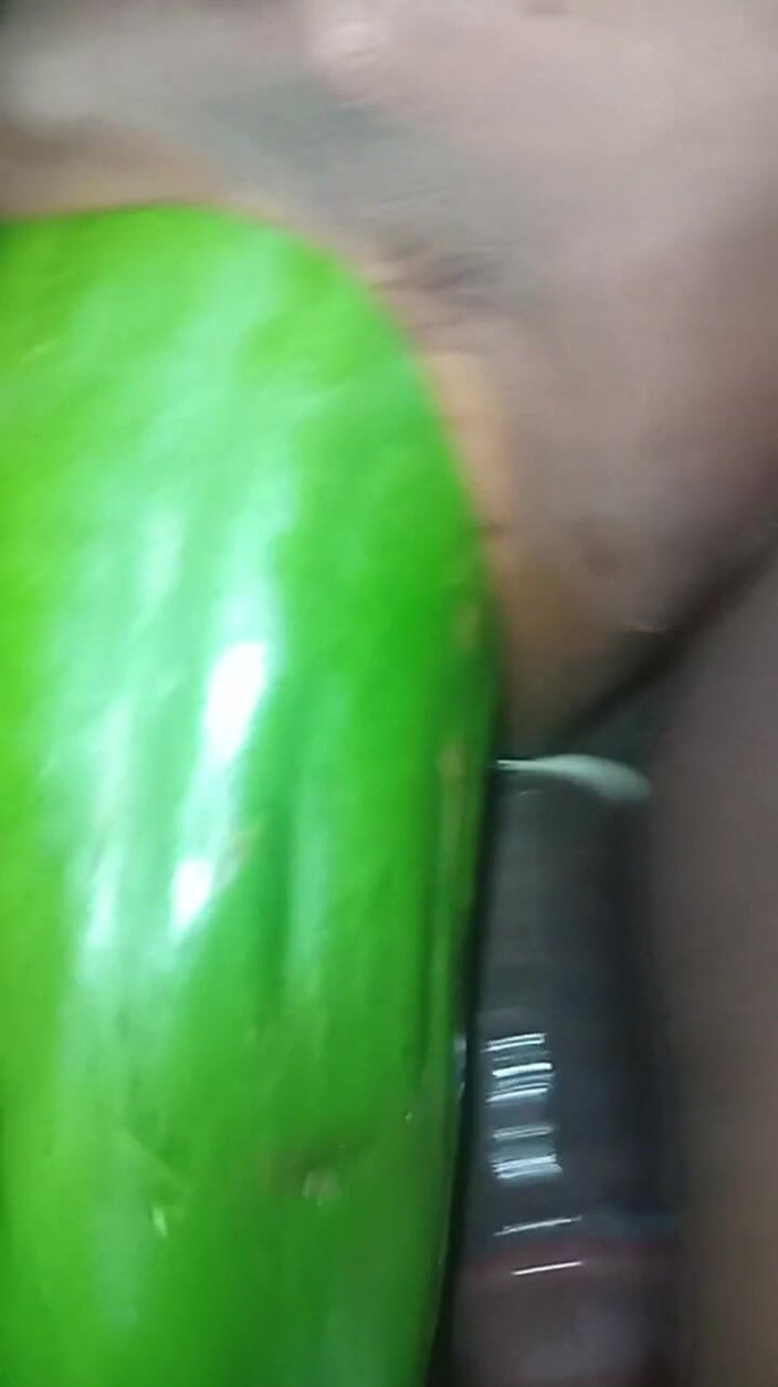 Badman4606: Звездный паренек занимается сексом с его игрушками