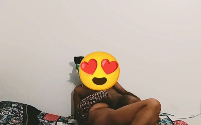 Girlgroup: Big Ass Lets Debor Fucks Her Holes -girlgroup