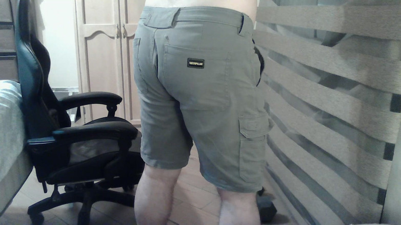 Himbo_Fox: Hot Stud Goes Commando During Leg Day
