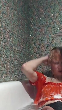 Good Morning Wet Look Relax in the Bathroom