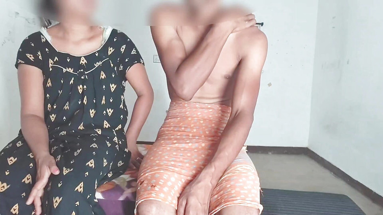 Fuckkkker: Bắt đầu đụ âm hộ trong khi xoa bóp eo