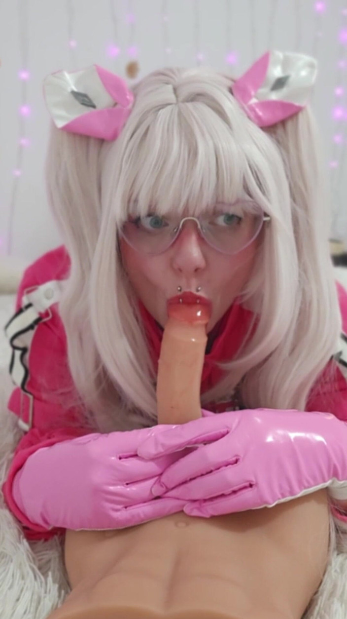 Laska le roomba: Alice Sucks a Good / Alice Nikke Cosplay