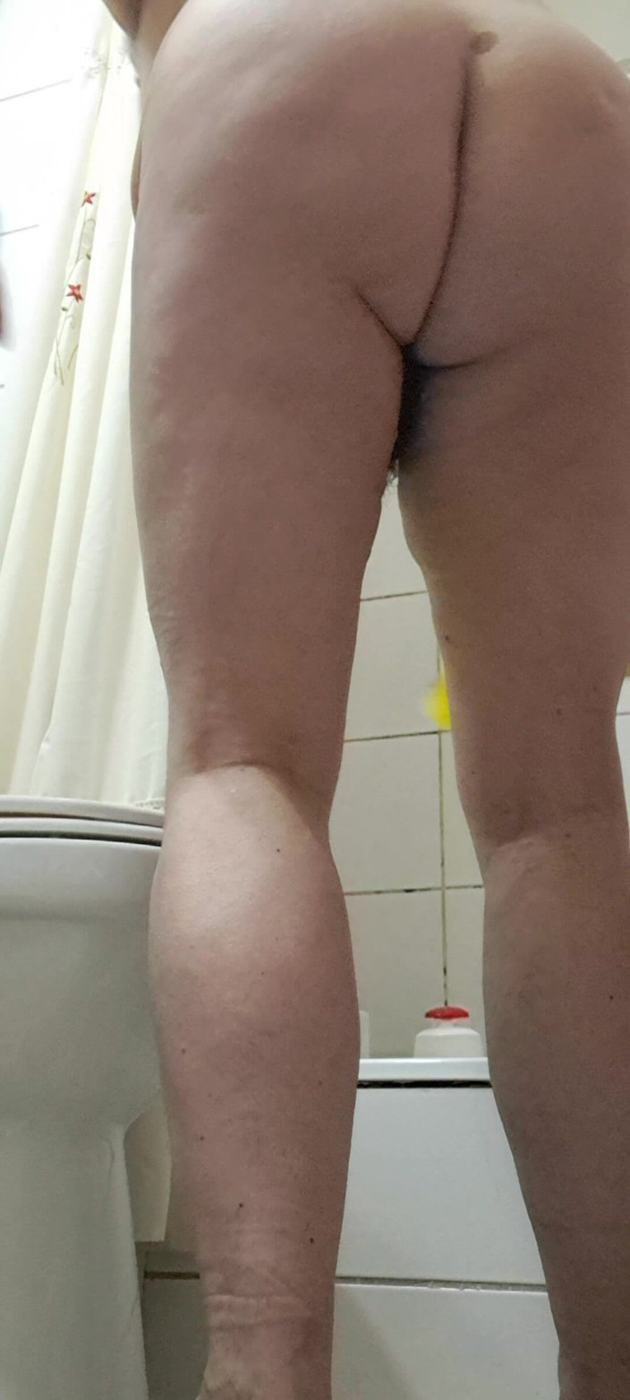 Mommy big hairy pussy: Desnuda milf, mostrando culo y más