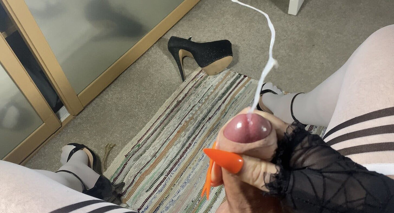 Jenna Jerkin: Riesiger cumshot streichelt meine harte klitte