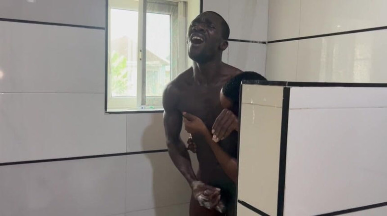 solomonnaija: 그는 성공적으로 내 Fvck에서 너트의 몇 가지 를 뽑아 내가 너무 기분이 좋다