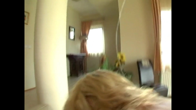 Cruel Media TV: 보지 질싸를 사랑하는 자연의 루마니아 금발녀