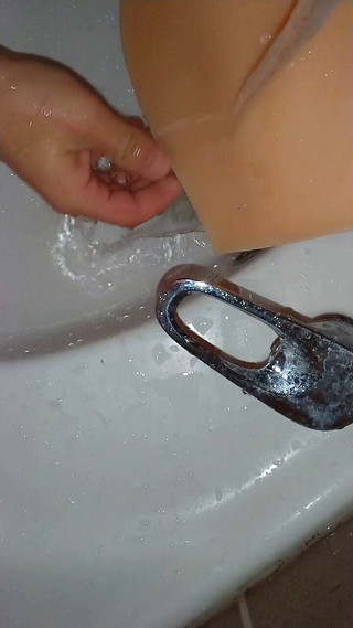 Kadir Reis: Cum să curățați jucăria sexuală