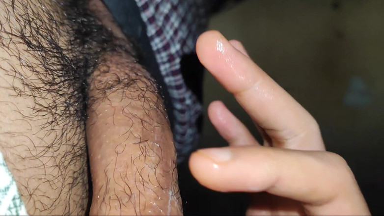 Dupdufyryrufggyu: Il a mis sa bite sur la fille de sa...