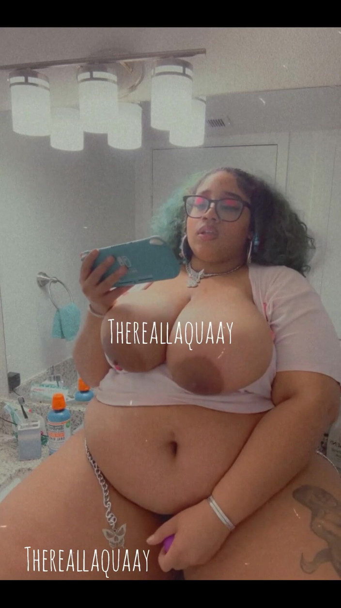 Biggdebbie solo: Biggdebbie Got Extemely Horny While Gaming
