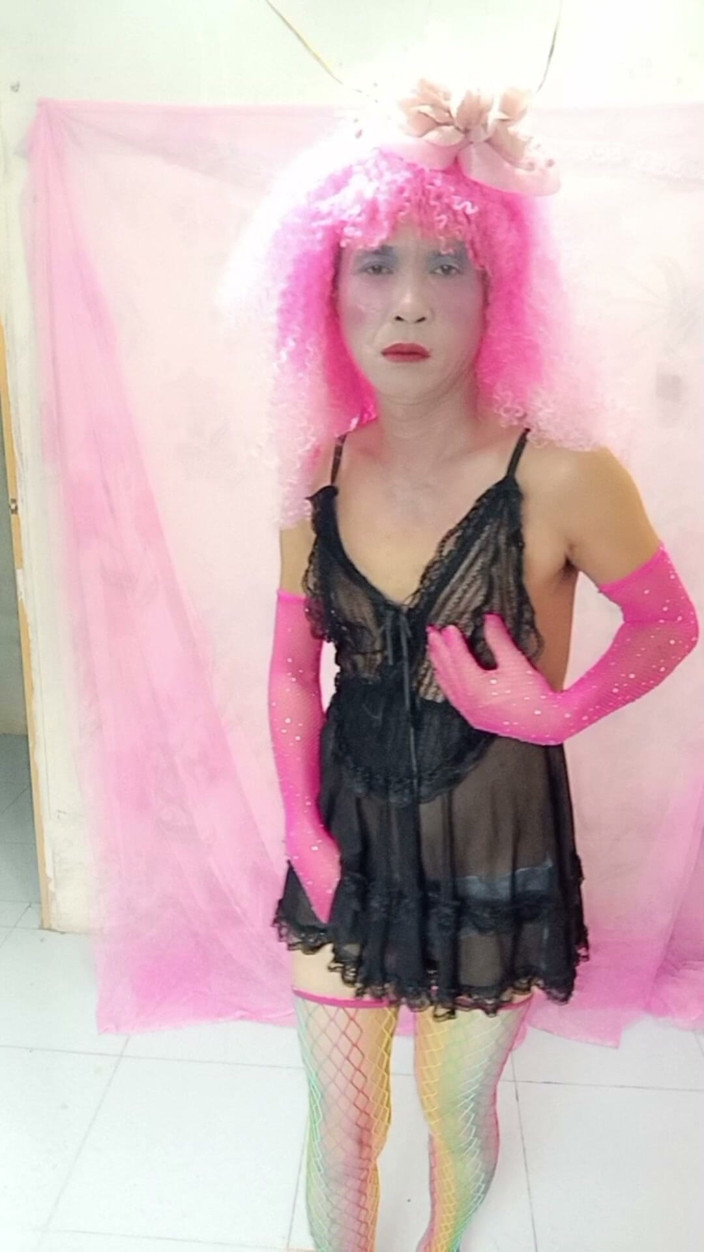 nguyen dang thien tri: Oanh le transgender indossa vestiti sexy che pugnala il suo...