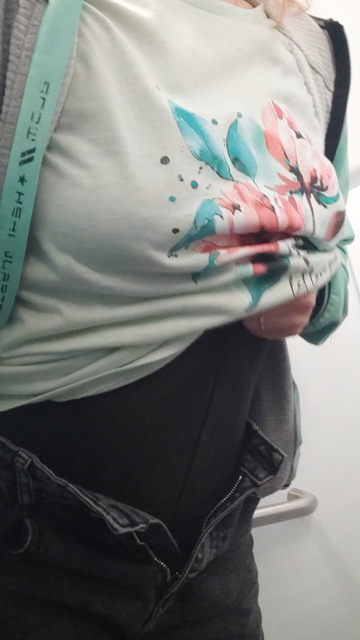 Miodelka: Sangat Berisiko Untuk My Kencing Dalam Kapal Udara