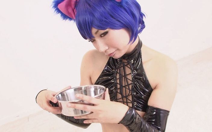 Blowjob Fantasies from Japan: Ninki Cosplayer with some starving cocks around her