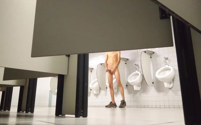 Lekexib: Naked in the College Bathroom
