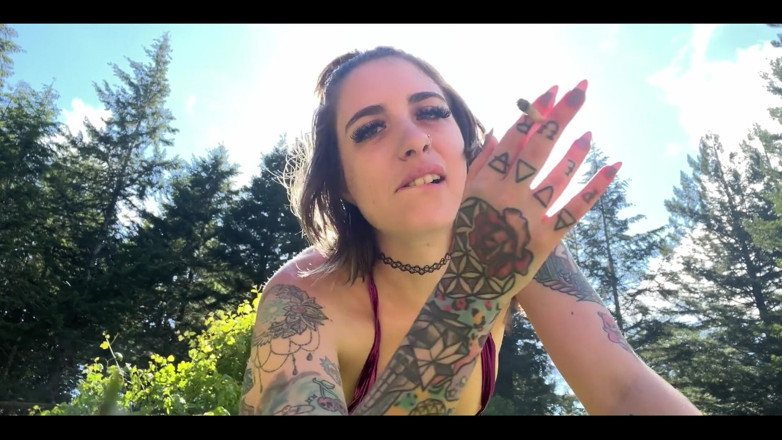 Pearlsage: Microbikini, rauchender göttin-anbetung