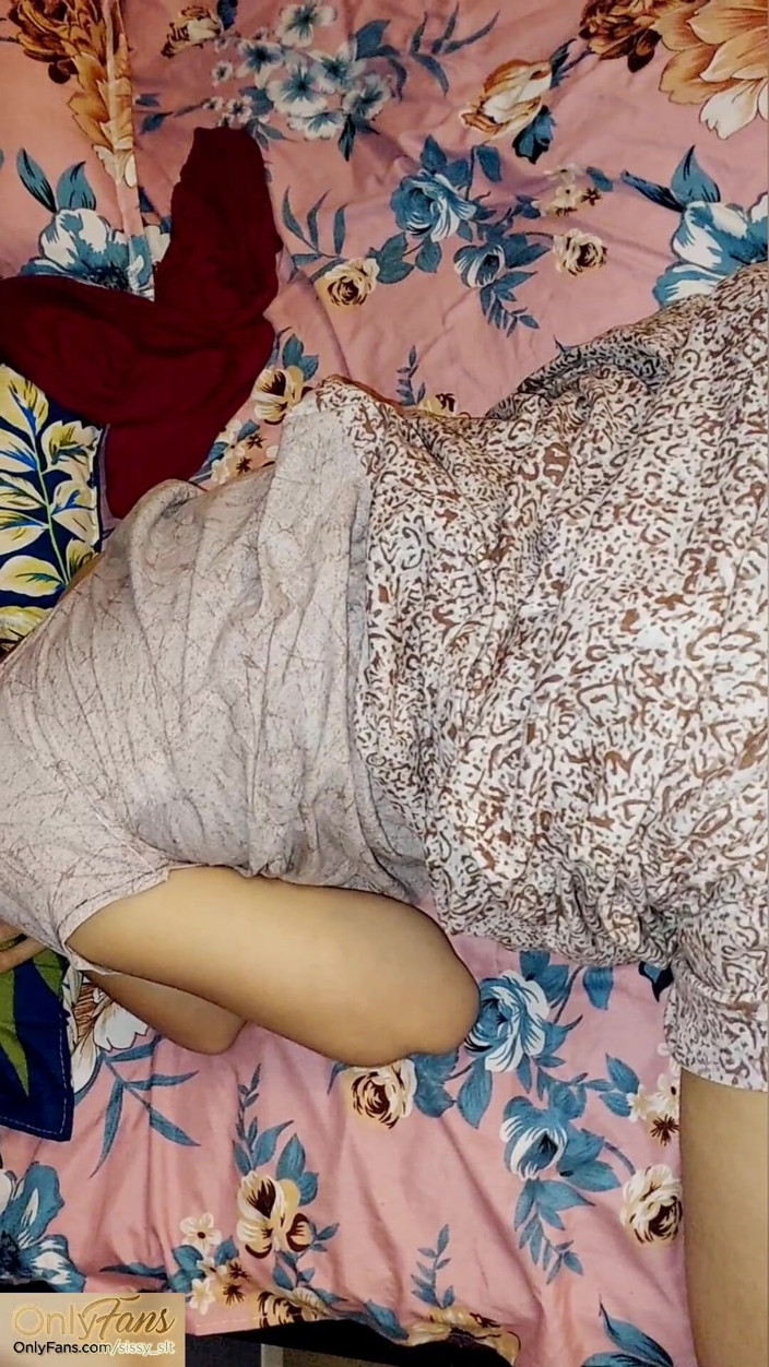 Submissive couple: Masturbate on Stepsister