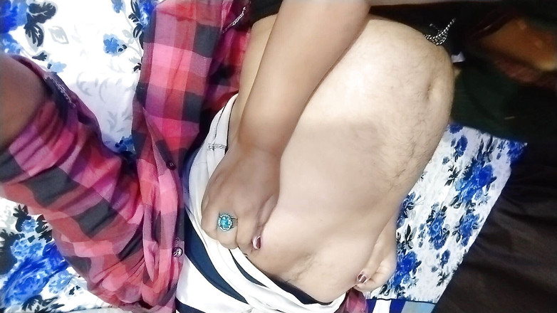 HotGirl21: Sexy Desi-vrouw overtuigt jongen voor seks