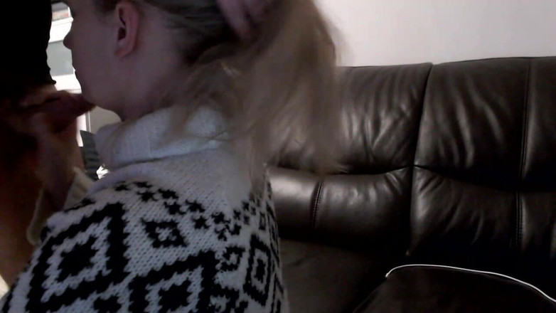 MagicStas: 얼굴에 정액을 대고 오럴과 핸잡을 원하는 소녀