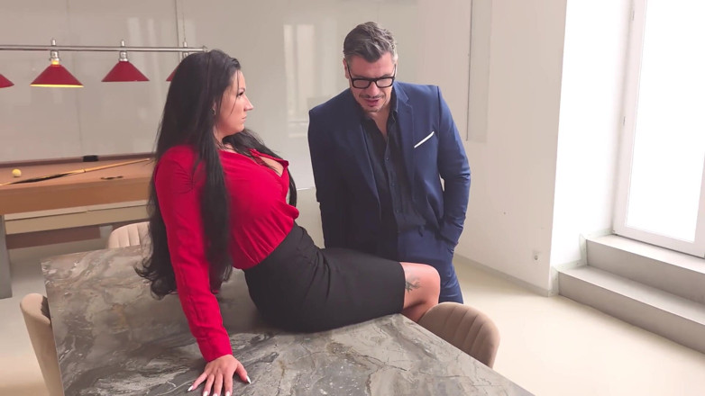 JoleeLove: Immobielien Marktler Fucks Me in the Ass