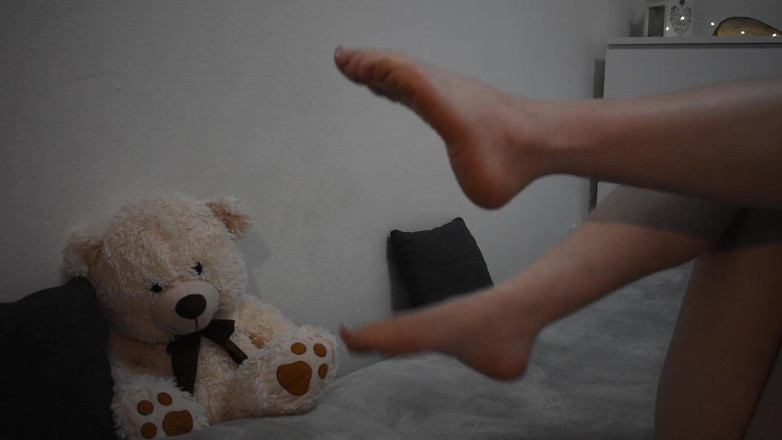 Miley Grey: कैमरे पर सेक्सी पैर - Miley Grey