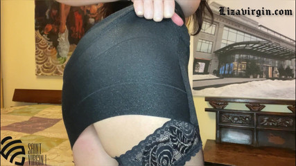 LizaVirgin: Mama ta vitregă se comportă ca o curvă