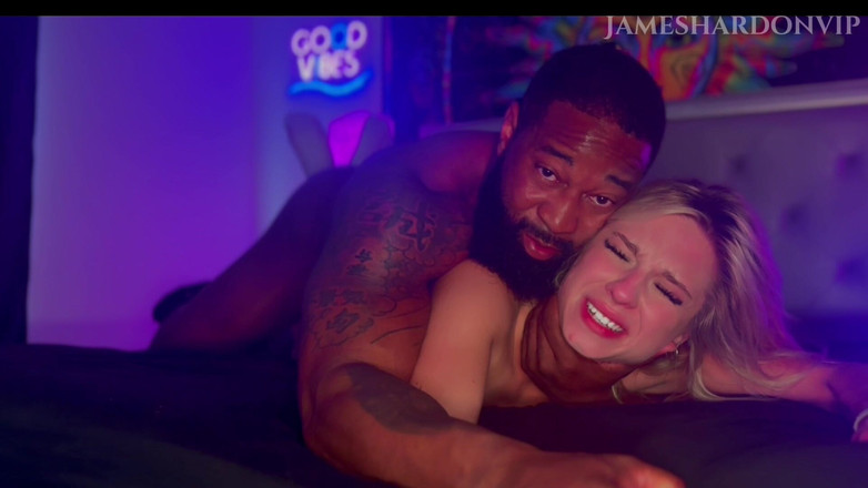 James Hardon: Prenhando loira gostosa