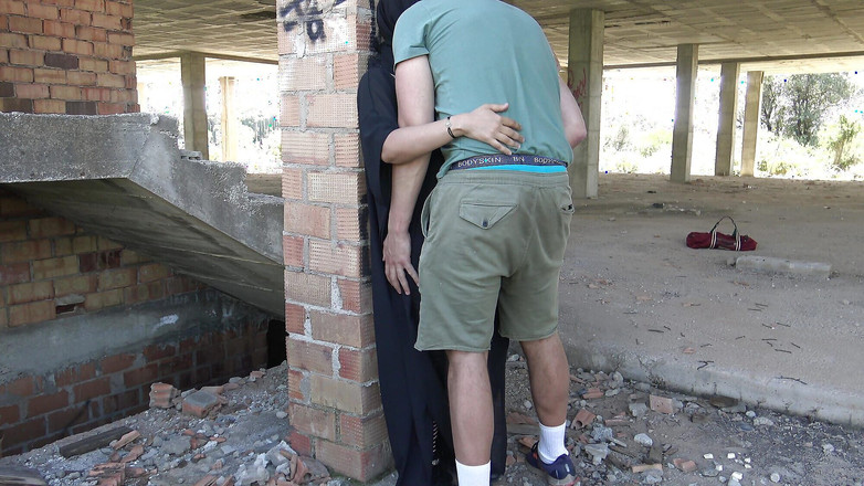 Souzan Halabi: Istri arab suriah selingkuh di luar ruangan sama ekspat jerman