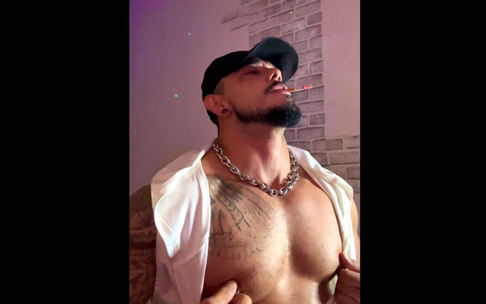 Reds and Muscles: Aku selalu dientot habis-habisan! Apa kau merindukanku? Aku kangen kalian....