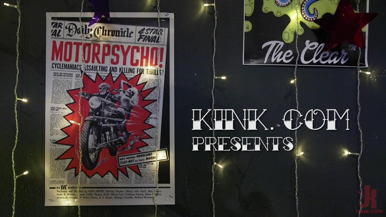 Kink TS: 你86岁了：杰西卡福克斯乱搞肌肉发达的麻烦制造者科尔比·詹森