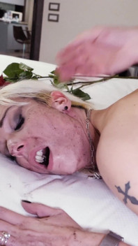 Sarah Slave: pervers huisvlees (2)
