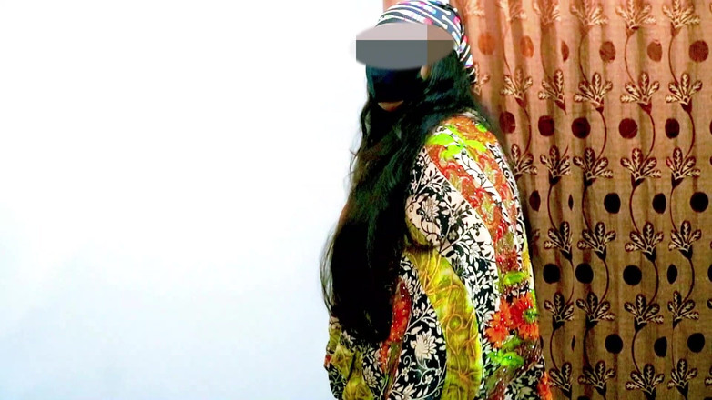 Morjenabb: Mooie Indische stiefbroer en vreemdgaande stiefzus seks, echte 18+ Desi romantiek,...