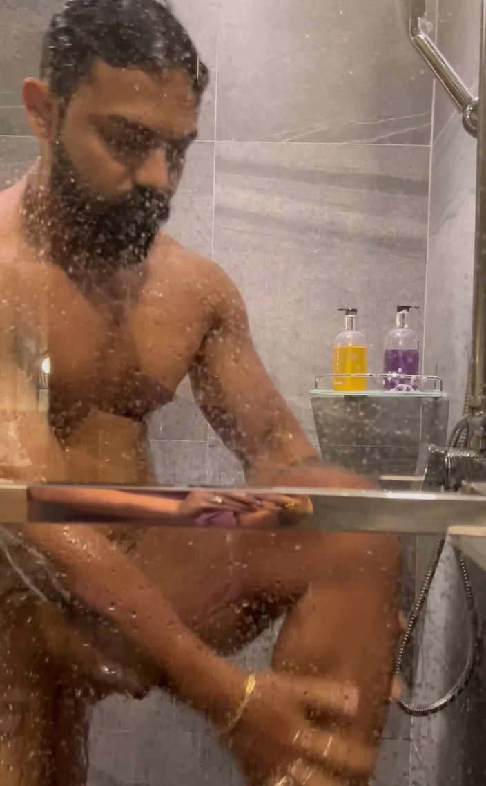 bonghunkx: Hotness Guy