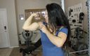 Pervy Studio: Kvinnliga muskler