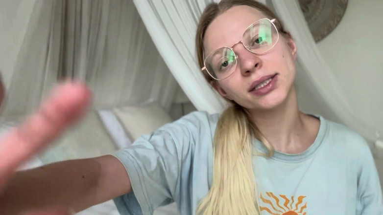 Goddess_Bella_Rae: ستيبمومي بتقولك ولد كويس - أي إس إم آر
