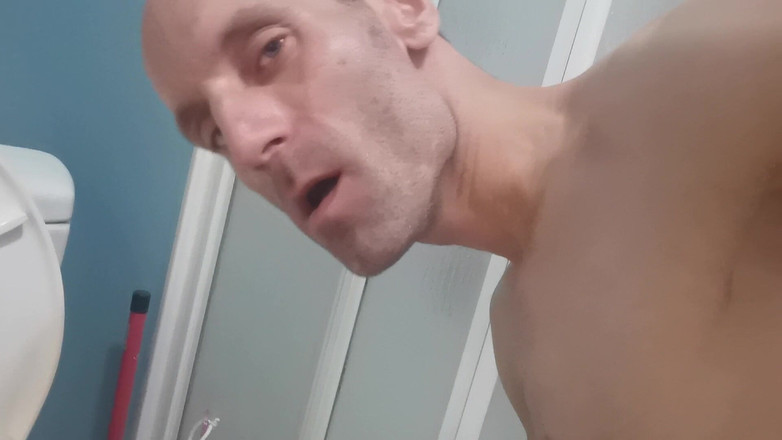 NeatGame458: Piscio E Mi Preparo a Visitare Il Bagno Pubblico Tutta...