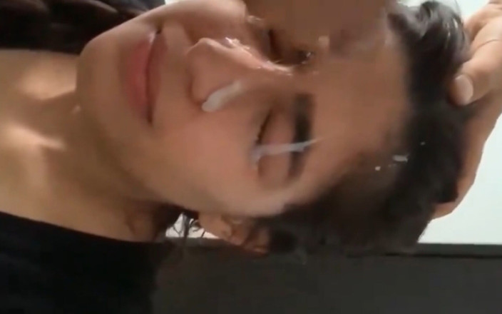 Dasi couple: BF desi ejaculează pe futaiul în față al iubitelor ei drăguțe și...